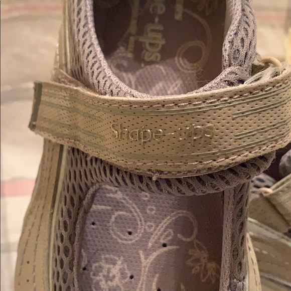 Shoes - Picture 3 of 6